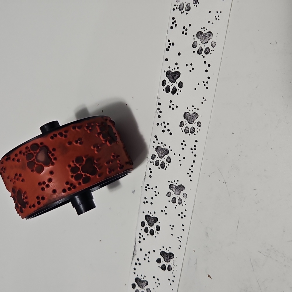Paw Tracks Stampin Round 1" wide wheel stamp